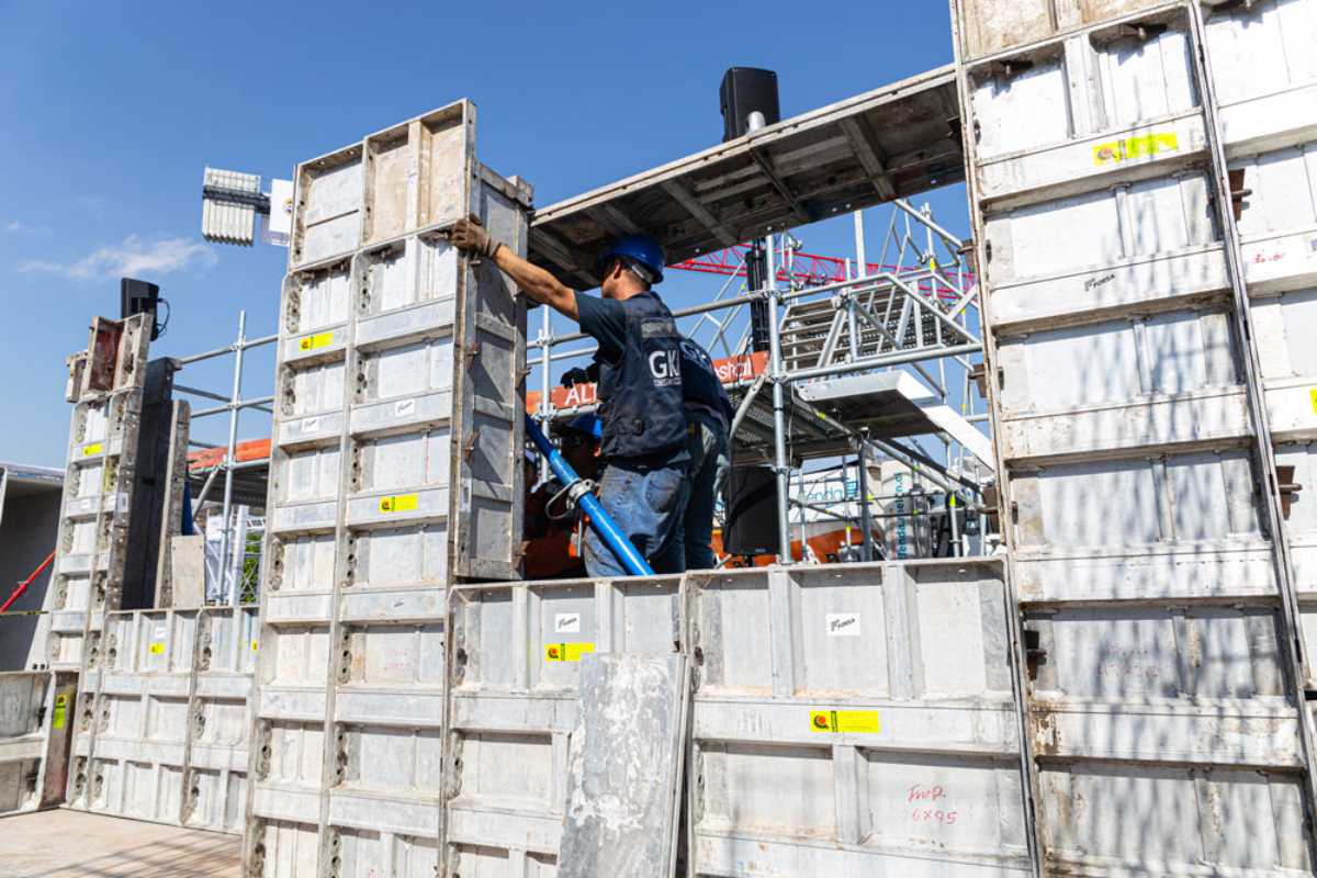 [Recomendaciones Técnicas] Rescatamos este interesante artículo técnico que ilustra, en una serie de pasos, la correcta instalación de moldajes industrializados para proyectos habitacionales y así, aprovechar sus ventajas en obra.

Revisen más, AQUÍ ▶️▶️ i.mtr.cool/qdktigfujy