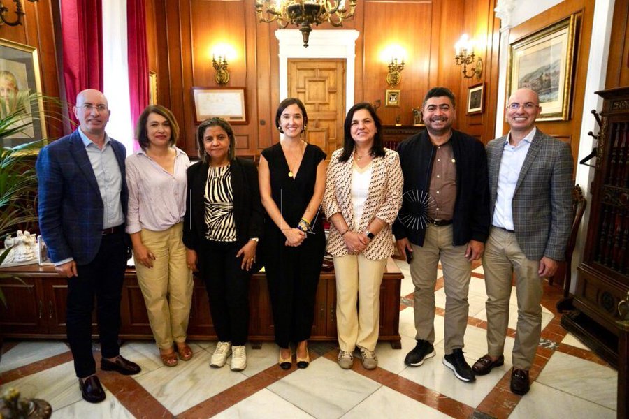 Este viernes se presentó a las autoridades melillenses el alcance del proyecto IDEA+SMILE, un modelo registrado por <a href="/Hassan_HyH/">Hassan Hossein Mohand</a> y <a href="/Hossein_HMG/">Hossein Hossein-Mohand</a>  que fomenta un clima socioemocional que favorece el aprendizaje