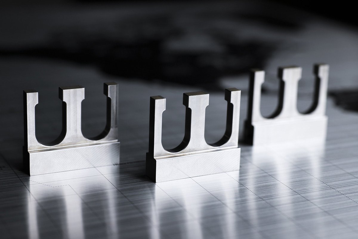 These are stainless steel tube fixing brackets used in various types of equipment that require high stability, such as industrial machinery, medical equipment, and semiconductor manufacturing equipment.

nogatadenki.jp/works/1935

#ndkinc