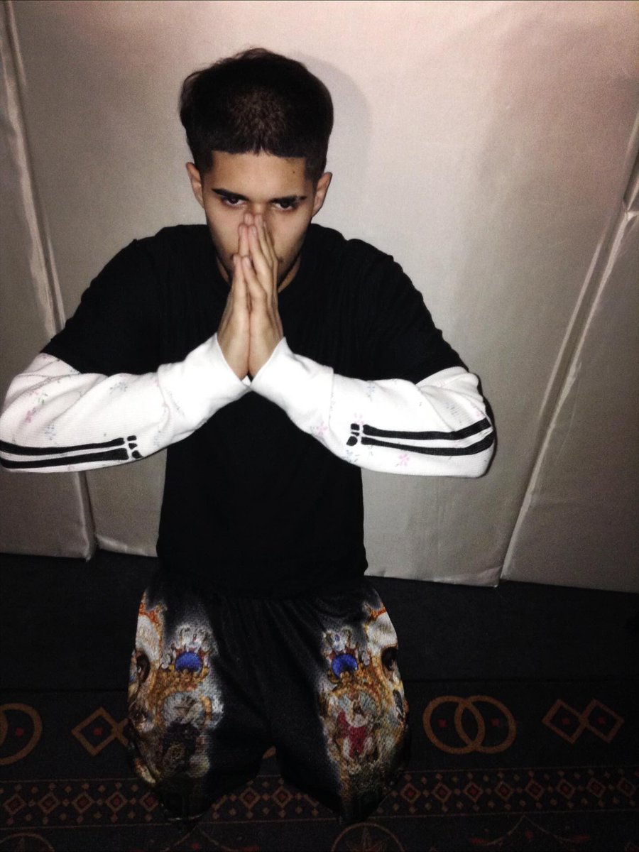 Fakemink in the Supreme x Michael Jackson Dangerous Mesh Short 🔥