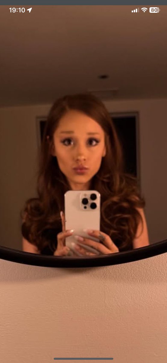 SHES BRUNETTE OH MY GOD