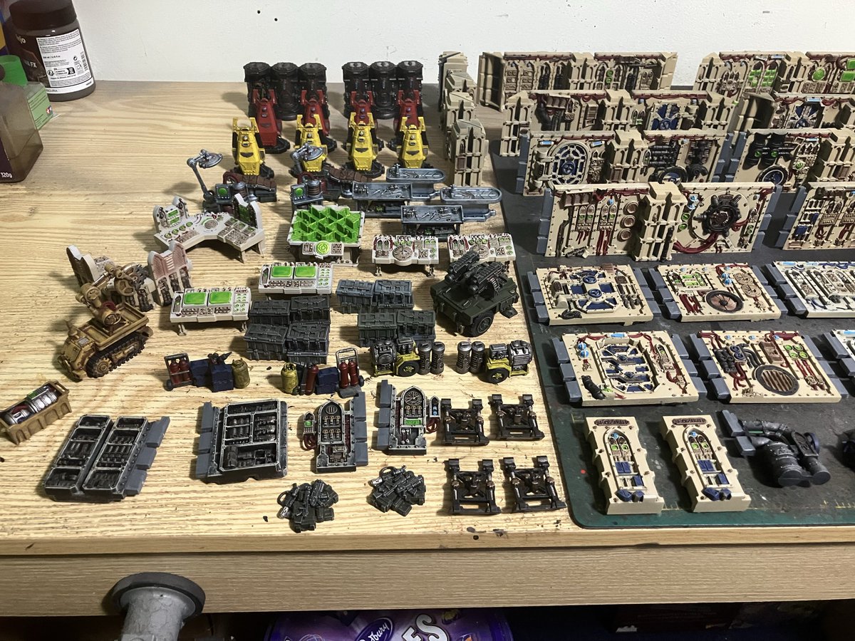 Penddraig131's tweet photo. It’s taken a while but I have now finished the Gallowfall set which means that I have a completed set of #gallowdark terrain and all expansions. This will go alongside my #boardingactions set I completed last year.
#40k #killteam #zonemortalis #WarhammerCommunity #warmongers https://t.co/U9BsUOyzg2