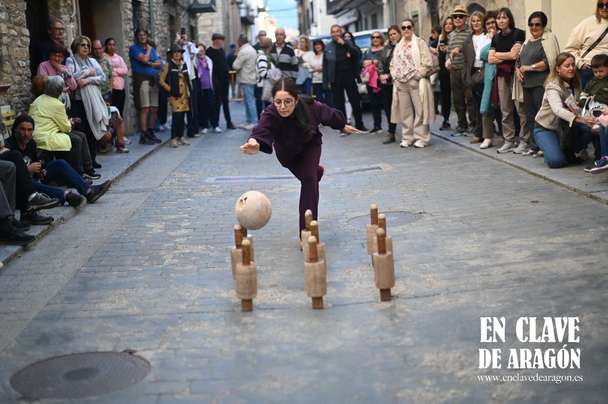 IX Festival en Clave de Aragón: las #Birllas de Campo brillaron en la novena edición, llenando calles de diversión, tradición y espíritu competitivo. 
¡La cultura y la tradición aragonesa sigue viva!