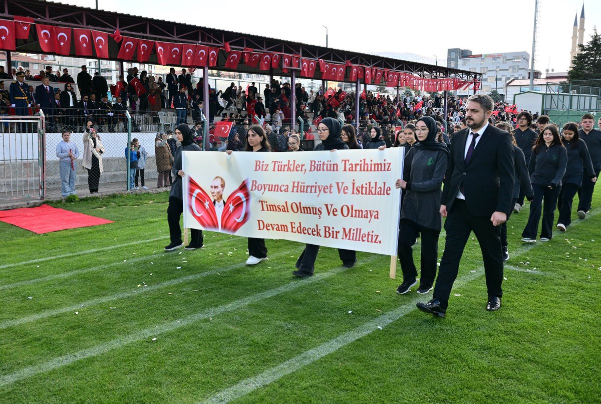 “Bugün En Büyük Bayramdır” 🇹🇷

İl Protokolümüz ile 29 Ekim Cumhuriyet Bayramı’nın 102. yıl dönümü kapsamında düzenlenen resmî kutlama programına katılarak; günün anlam ve önemine ilişkin hazırlanan gösterileri izledik.