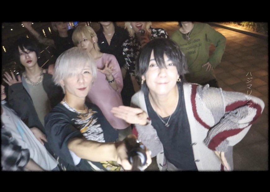 Iz___official's tweet photo. ✦･━･✦･━･✦･━･✦･━･✦･━･✦･━･✦

     いつもありがとうございます⚜️
           『 どうかこれからも… 』

    【メンバーセルフプロデュースMV】

             ［ ハジマリノアイズ ］

      ♡+RP=1500達成でフル公開!!

✦･━･✦･━･✦･━･✦･━･✦･━･✦･━･✦