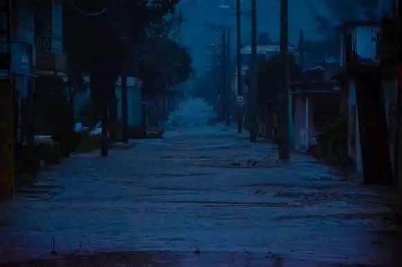 En nuestro país 🇨🇺 nadie quedará desamparado, más de 730 mil personas evacuadas y resguardadas. La vida humana es lo más importante,llegará un huracán de solidaridad desde todas las provincias .
#FuerzaCuba 
#15AñosArtemisa 
<a href="/DiazCanelB/">Miguel Díaz-Canel Bermúdez</a> 
<a href="/DrRobertoMOjeda/">Dr. Roberto Morales Ojeda</a> 
<a href="/PartidoPCC/">Partido Comunista de Cuba</a>