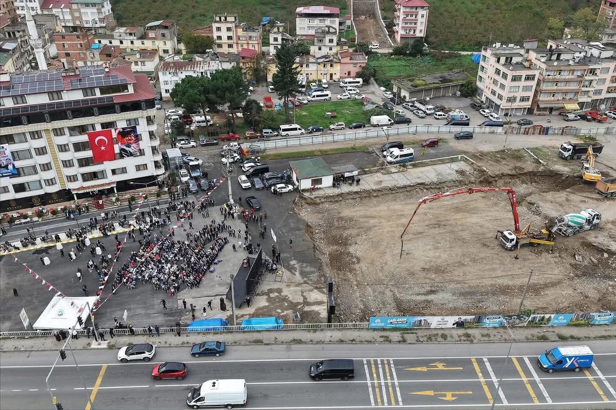 CHP’DE ÇÖKÜŞÜN FOTOĞRAFI: ÇAĞLAYAN KENTSEL DÖNÜŞÜM PROJESİ!

Dün gerçekleştirilen Çağlayan Kentsel Dönüşüm Projesi temel atma töreni, CHP’nin Trabzon’daki iç karışıklığını ve yönetim zaafiyetini tüm çıplaklığıyla ortaya koymuştur.

Biz AK Parti olarak, projenin eksiklerine rağmen
