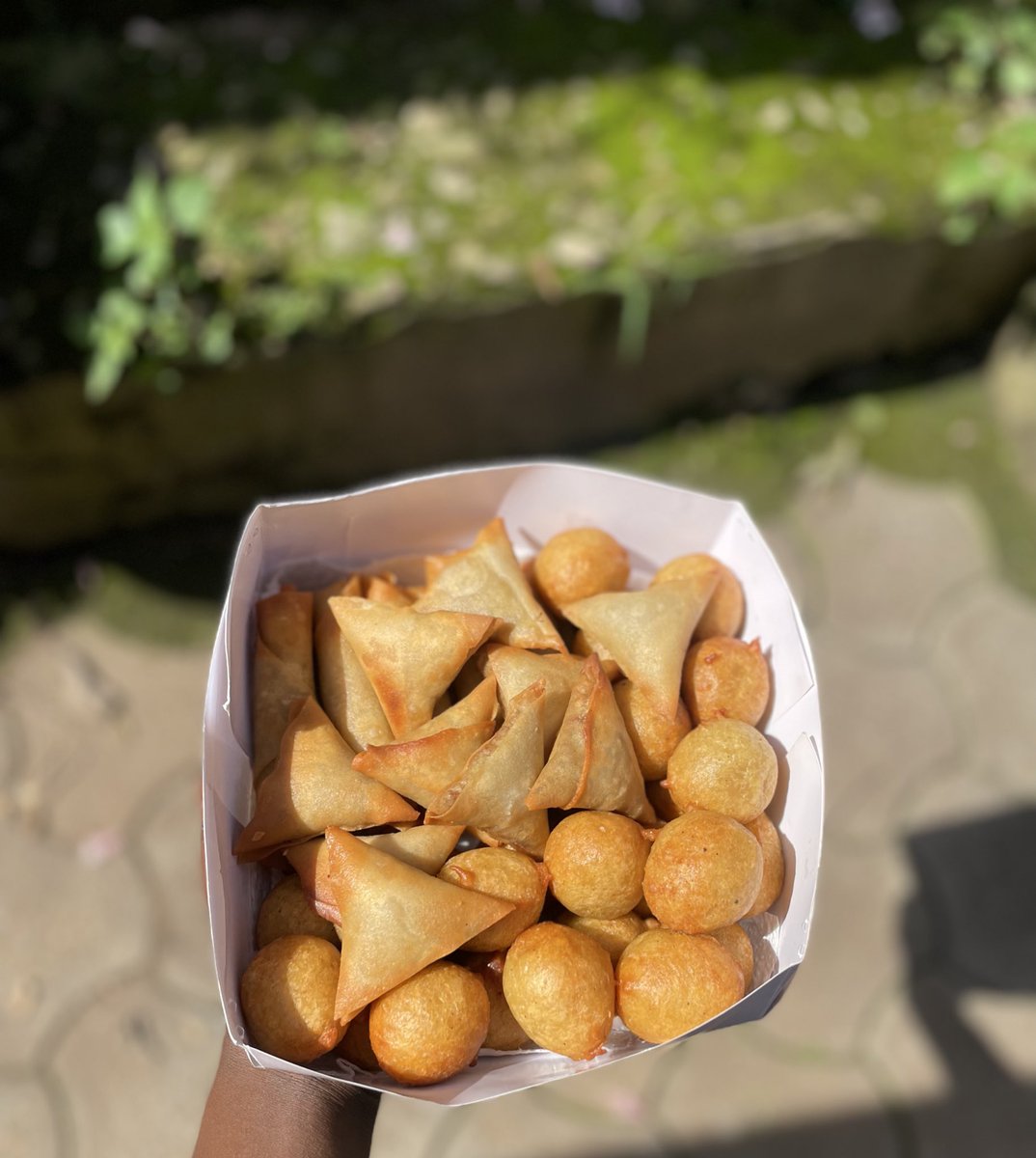 10 samosas
10 spring rolls 
25 puff puffs

10,750
Lugbe, Abuja.