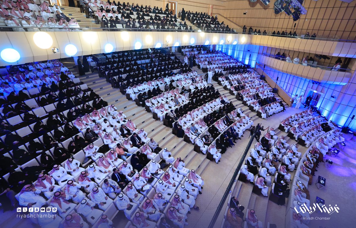 RiyadhChamber's tweet photo. حضور يفوق 3400 مختص ومهتم لمؤتمر الحوكمة لأعمال مجالس الإدارات، يؤكد الاهتمام بثقافة الحوكمة وتعزيز كفاءة مجالس الإدارات. https://t.co/wRLNDu7YIo