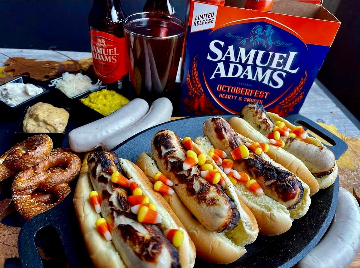 Let’s get spooky!👻 
#humpdayfun #spookyseason #halloweenweek @samadamstaproom