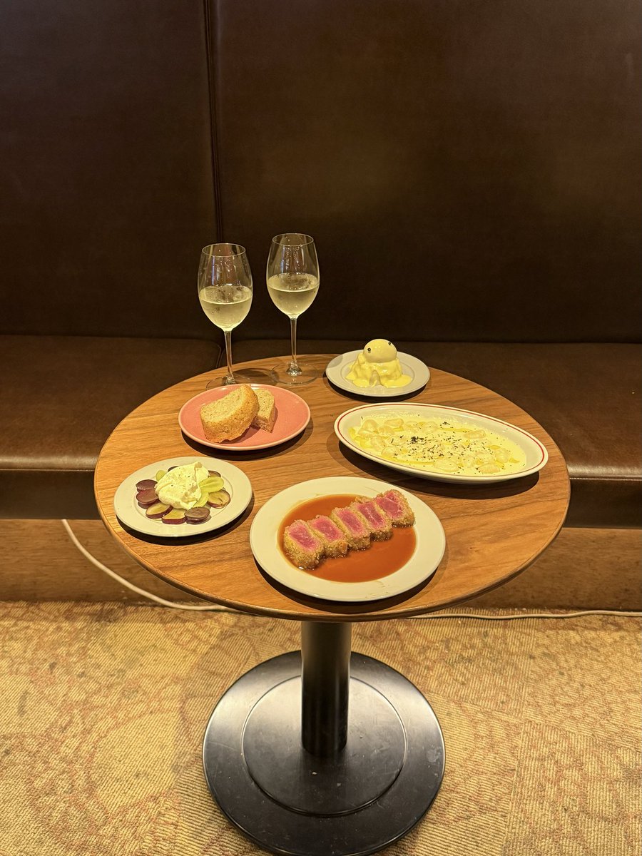 teddydiary_'s tweet photo. 東京駅直結のグランスタ内にあるビストロがめっちゃ良かった🍷
ニョッキ美味しすぎてまた食べたい🥹 https://t.co/CEFHmdLP9g
