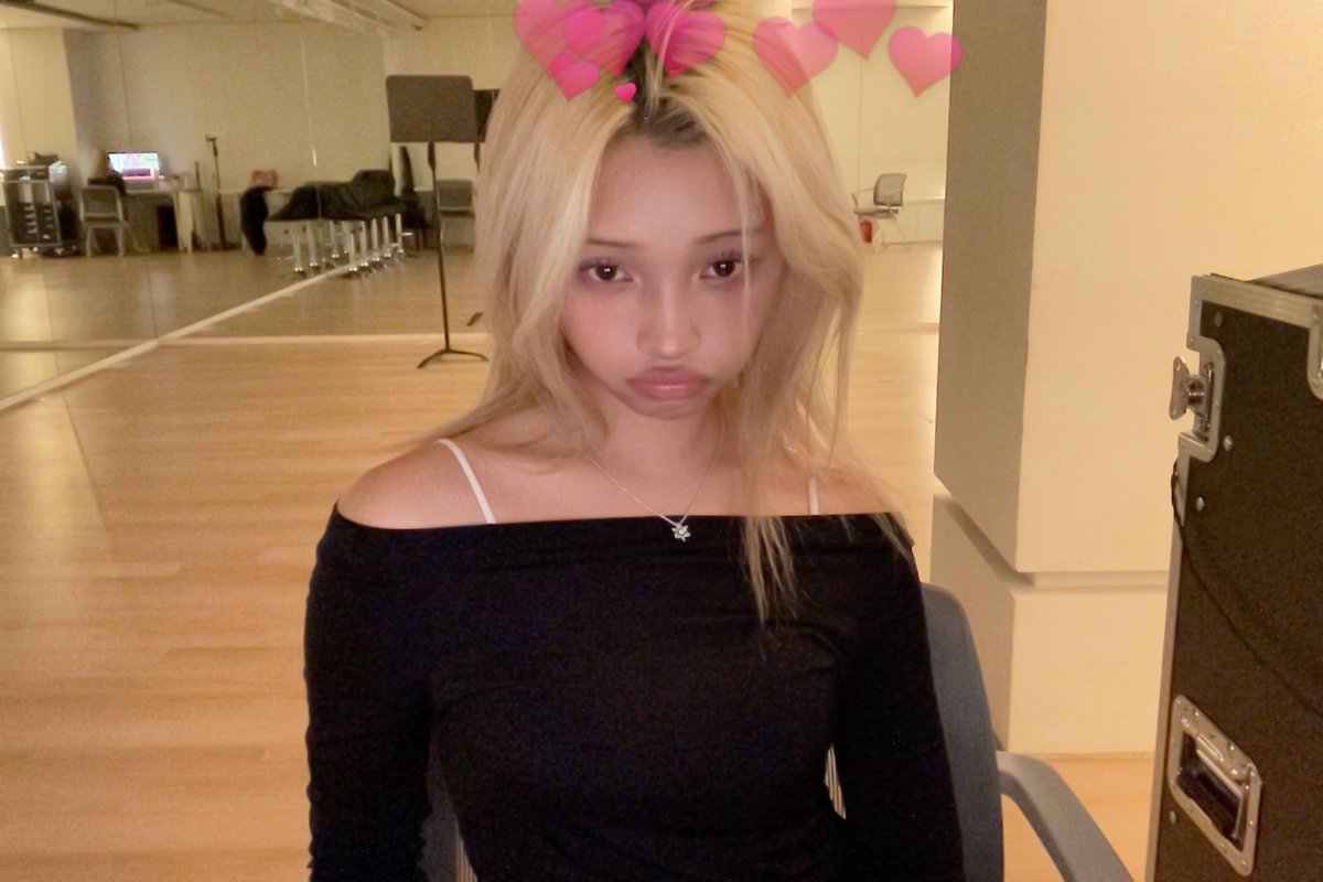 UNIS_offcl's tweet photo. 😵‍💫

#UNIS #유니스 
#GEHLEE #젤리당카 https://t.co/SBVSv6YOO6