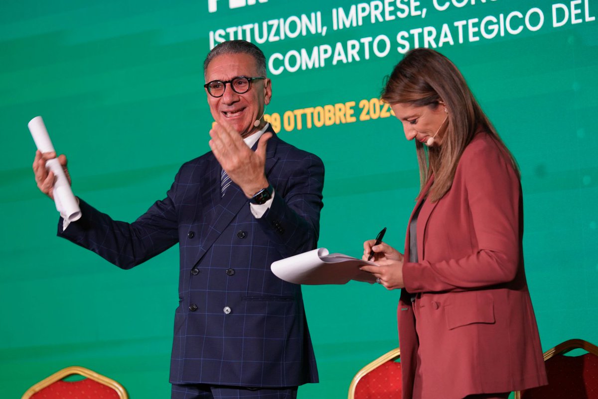 _Unaitalia's tweet photo. Lettera di @adolfo_urso, Ministro delle Imprese e del Made in Italy:
 
"L’Italia guarda con orgoglio alla vostra filiera, un’eccellenza del Made in Italy grazie alla qualità superiore dei prodotti, al rispetto delle tradizioni e a un sistema produttivo all’avanguardia." https://t.co/7XOPVfONFD