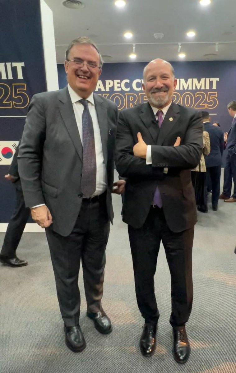 m_ebrard's tweet image. Con Howard Lutnick, Secretario de Comercio de los Estados Unidos en la APEC .