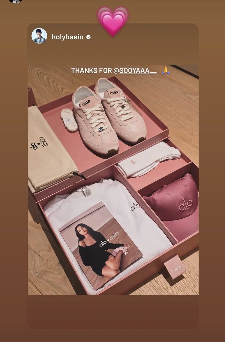 haesoorecords's tweet photo. #JISOO reposted Jung Haein's instagram story of his alo ♡ Jisoo gift 🩷 https://t.co/f67rE4CPKE