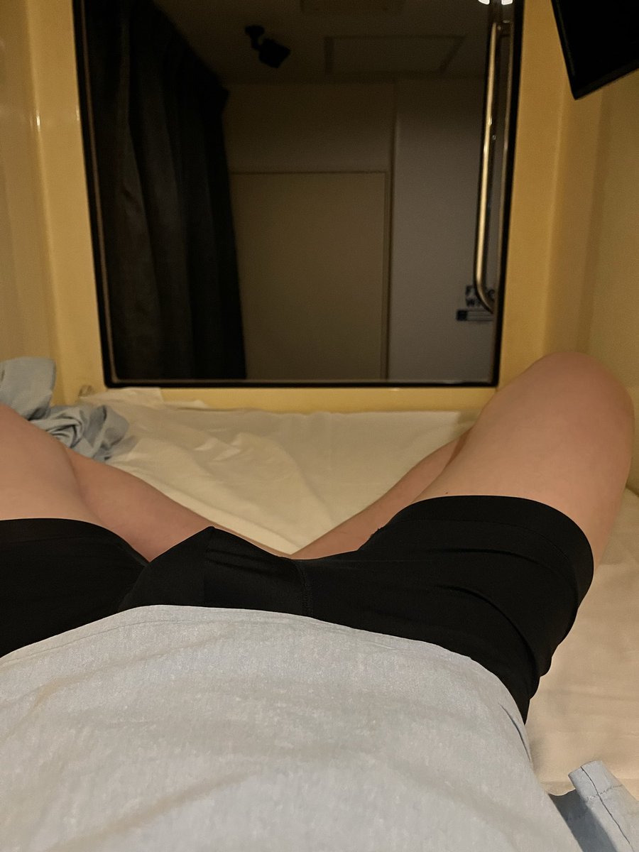 安いですね
カプセル泊まります