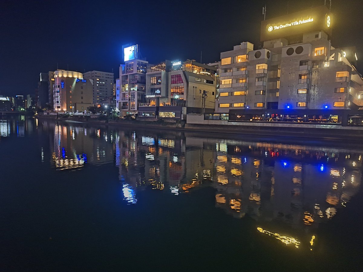 kazubouk's tweet photo. 博多 中洲なう。 https://t.co/magwN0tqC7