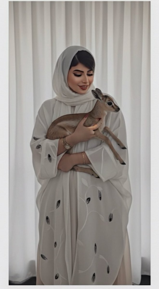 بعضها علاقة حب، وبعضها علاقة حرب!
مجرد حرف يغير مفهوم العلاقة!

حرف قد يحمل حربا لتصيد الاخطاء.. يحمل كرها يحمل علاقة مسمومة.. يحكي قصة بين اثنين وثالث يفرق بينهما

فعجباً لحرف يغير مجرى علاقة وهو لا يعدو كونه حرفاً دخل بين حرفين فجعل عاليها سافلها

الحياة علاقات 

#مساء_الخيرᅠ