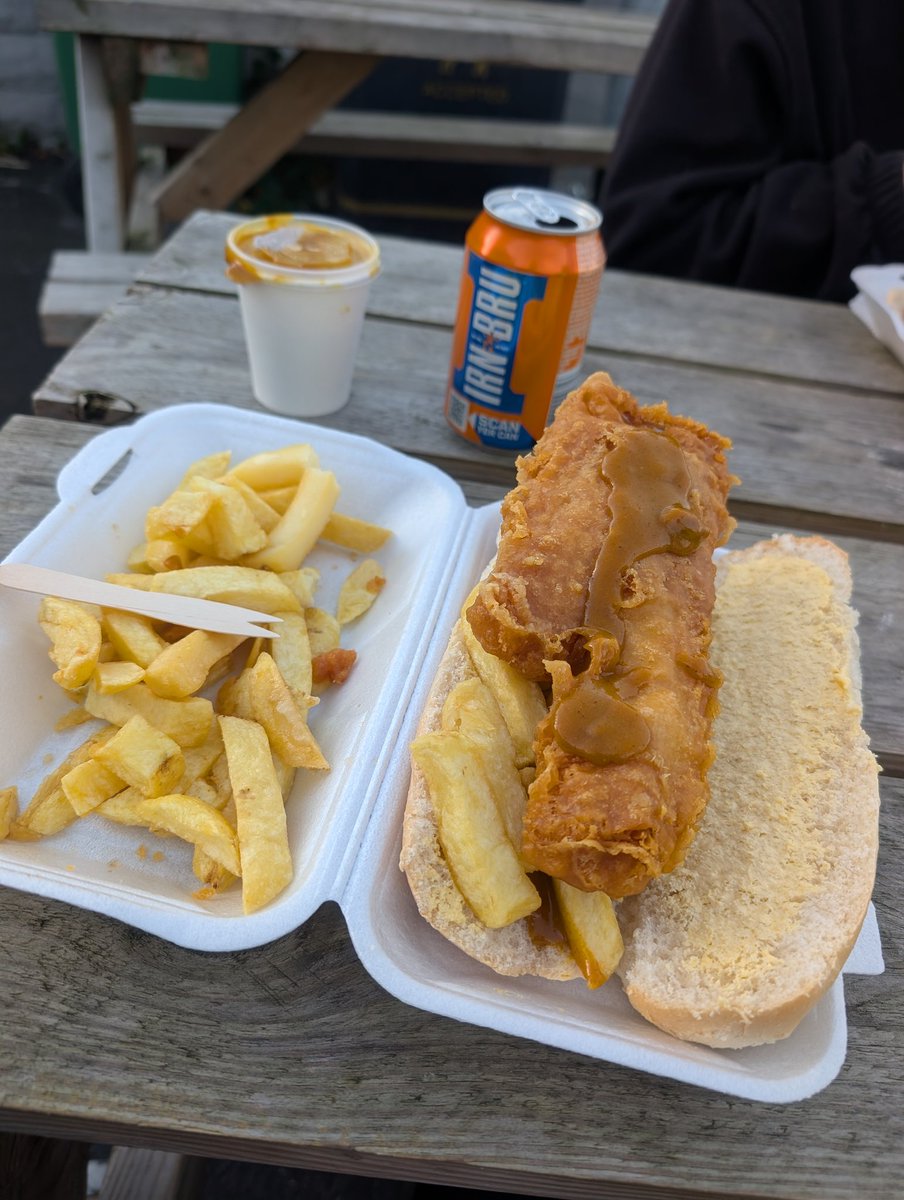 Fish butty whilst sunning it up, undefeated.