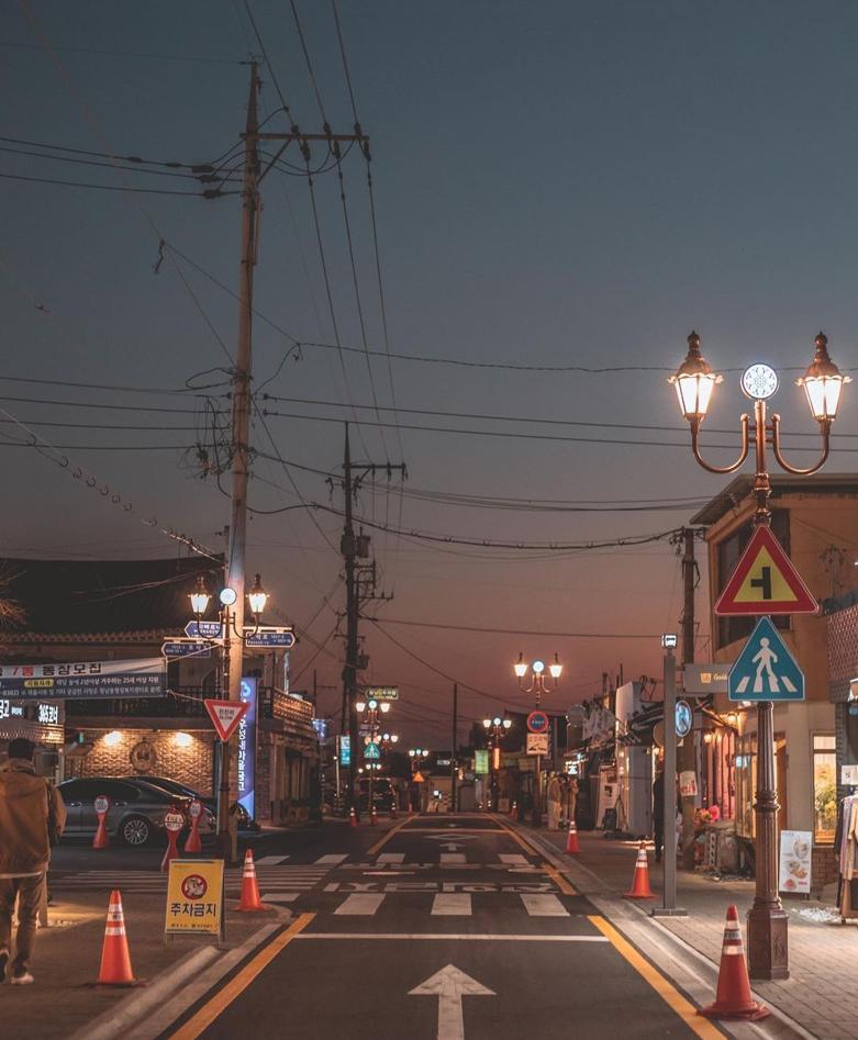 sambabus1's tweet image. ジョギングを今続ける 👰