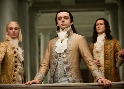 Los que pertenecen al selecto grupo de racionales no borregos, ni se prestan al juego del correísmo o el noboismo.