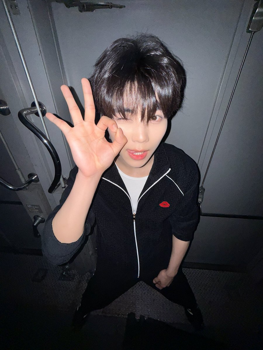 _💌

ZEROSE ! 今日の公演 本当に本当に楽しかったよ
これから続くステージやスケジュールもたくさん応援してね 愛してる💙🌹

#PARKGUNWOOK #パクゴヌク
#ZEROBASEONE #ZB1