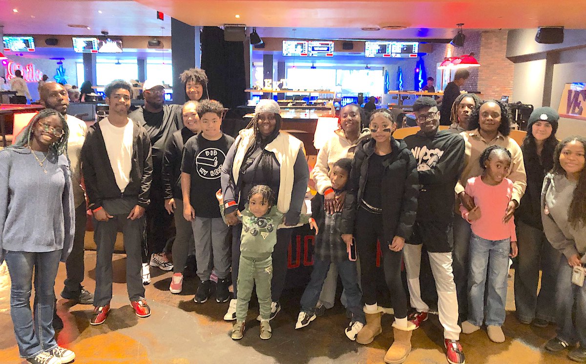 nextstepfund's tweet image. Kepler partnered with @ChildrensPhila, @CrescentFscd, and St. Christopher&apos;s Hospital for Children to host a fun bowling party for youth living with sickle cell at @LuckyStrikeEnt last weekend.

Thank you Trudy, Melissa, Shayon and the Lucky Strikes staff for your amazing support!