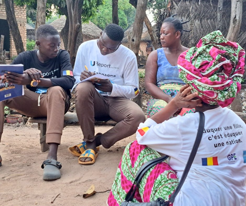 UReportChad's tweet photo. #UAction 2⃣

🎒 Dans le Mandoul, les U-Reporters se mobilisent pour promouvoir la scolarisation à travers la campagne #JeVaisÀlÉcole.

Ils rappellent que chaque enfant, fille ou garçon, a le droit d’apprendre 📚
#UReportTchad #TaVoixCompte #UNICEFTchad https://t.co/HdVlo5fWfK