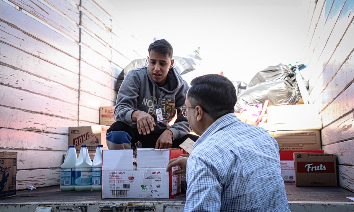 difhgo's tweet image. Agradecemos al Poder Judicial por sumarse con un donativo de víveres en el aeropuerto Juan Guillermo Villasana y colaborar en el armado de despensas en los hangares 2 y 3. Su apoyo fortalece la ayuda a las familias hidalguenses. 🚁💪🏻✨