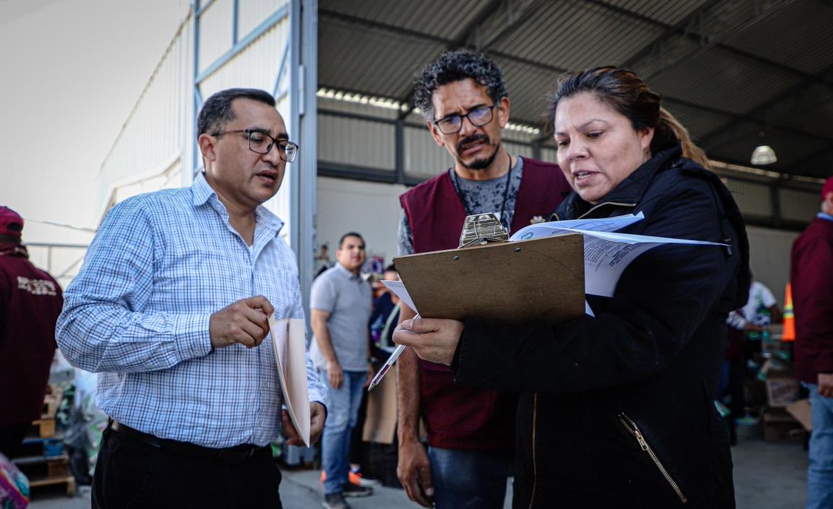 difhgo's tweet image. Agradecemos al Poder Judicial por sumarse con un donativo de víveres en el aeropuerto Juan Guillermo Villasana y colaborar en el armado de despensas en los hangares 2 y 3. Su apoyo fortalece la ayuda a las familias hidalguenses. 🚁💪🏻✨