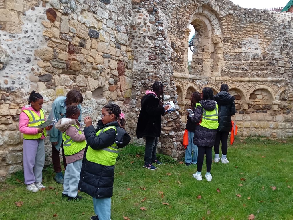 PHOEBEIPS's tweet image. Our trip to Dunwich included textiles fun and exploring the leper Chapel of Dunwich. 

#halftermfun #community #exploring #history #fun
