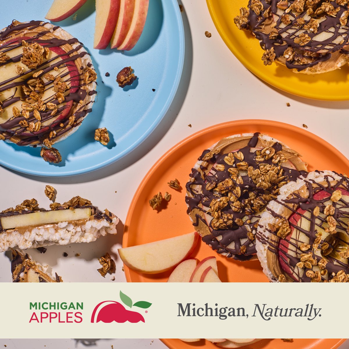 MSU_Athletics's tweet photo. A post-Halloween game calls for a healthy #MIapple snack like these Apple &amp; Peanut Butter Snacking Cakes!

Get the recipe at https://t.co/OHU8d4JRPR https://t.co/F5YskhSoM8