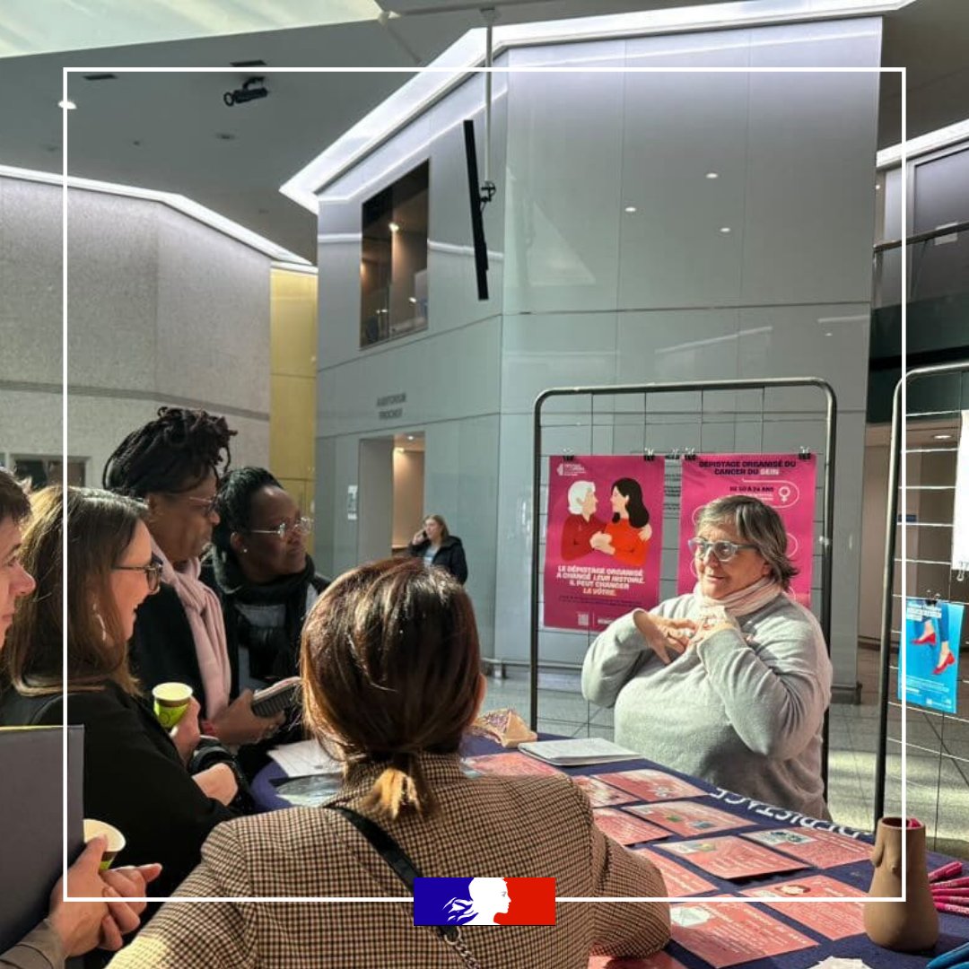 Prefet75_IDF's tweet image. 🎀#OctobreRose🎀à la préfecture de la région d’Île-de-France, préfecture de Paris 

Un café de sensibilisation a réuni les agents de la préfecture d’Île-de-France, préfecture de Paris et professionnels de santé autour du dépistage du cancer du sein, première cause de décès par