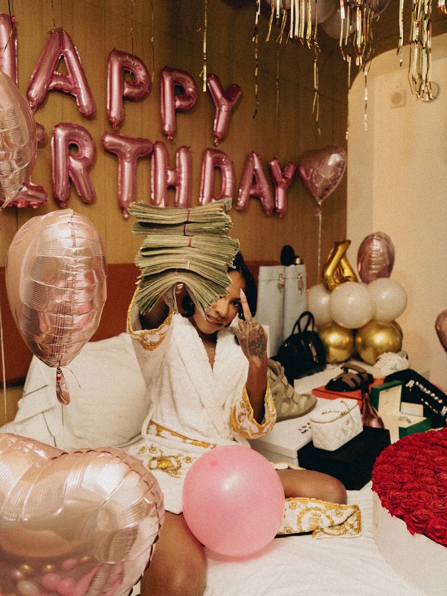 Modeltype_leesh's tweet photo. Close your eyes shorty gon make a wish you ain’t never met a bitch like this!!! 🎂 #happybirthdaytome 🥳 https://t.co/QWIopCmaRT