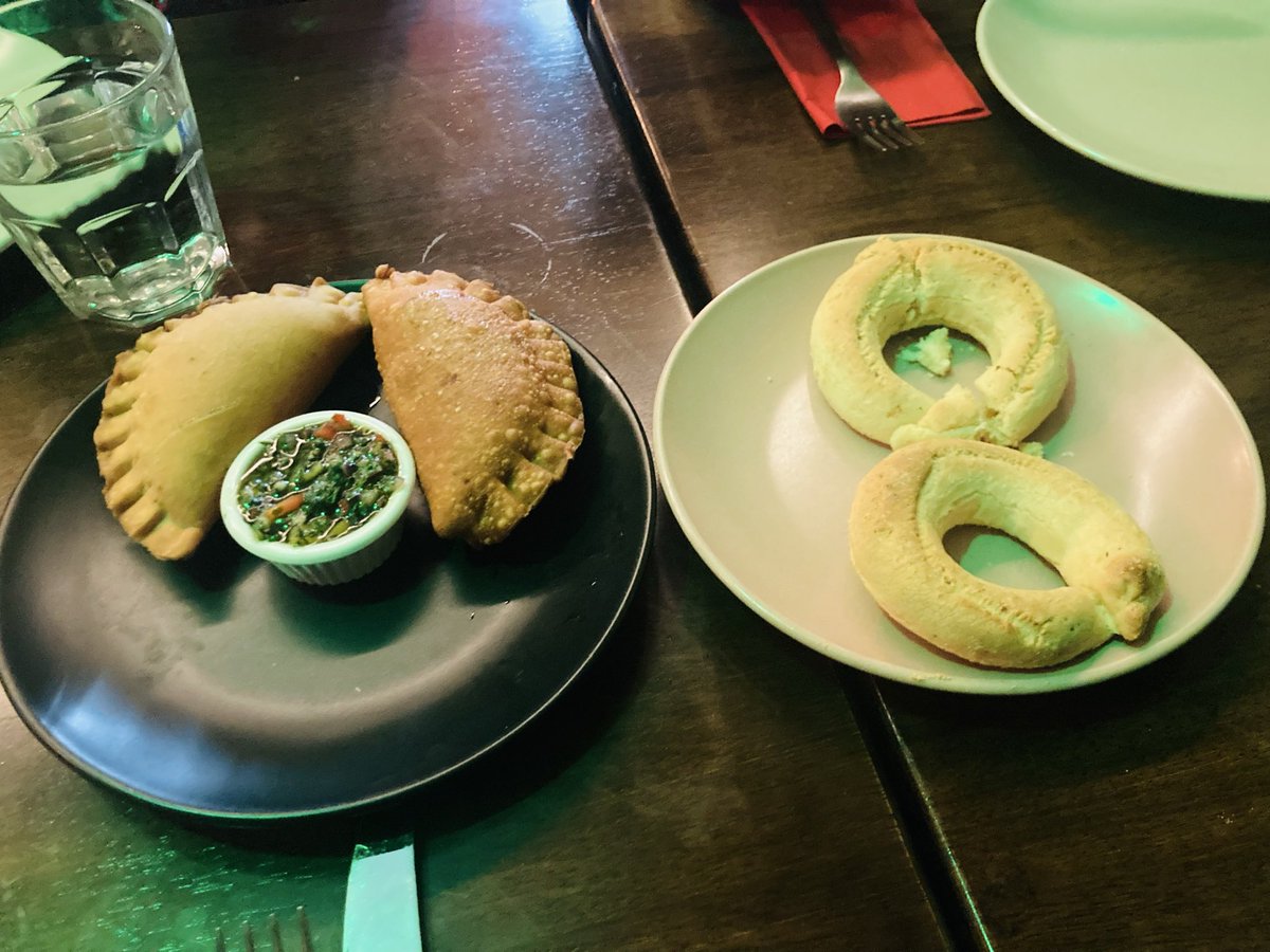 booksandwine76's tweet image. Dinner Club Destination: PARAGUAY 🇵🇾 #RinconGuarani #margaritas #cheesebread #empanadas #chickencutlet