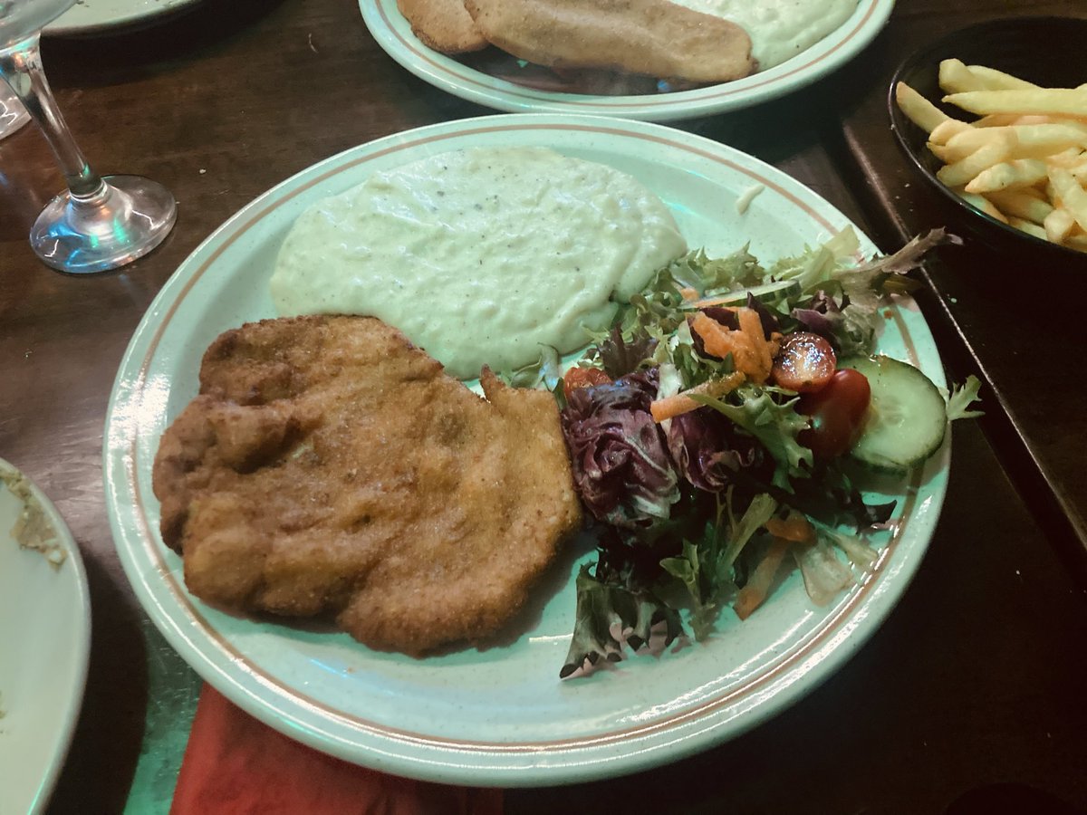 booksandwine76's tweet image. Dinner Club Destination: PARAGUAY 🇵🇾 #RinconGuarani #margaritas #cheesebread #empanadas #chickencutlet