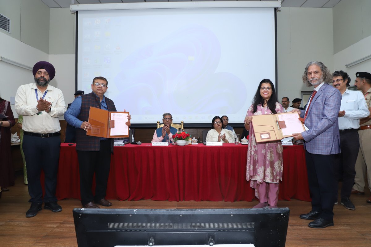 CSIR_CSIO's tweet image. 5/n @CSIR_CSIO signed an NDA with M/s Asmita Enterprises, Noida, to collaborate on cutting-edge Hydrogen Technologies — fostering clean energy innovation and sustainability. @CSIR_IND
@DrJitendraSingh
@DrNKalaiselvi
@PMOIndia