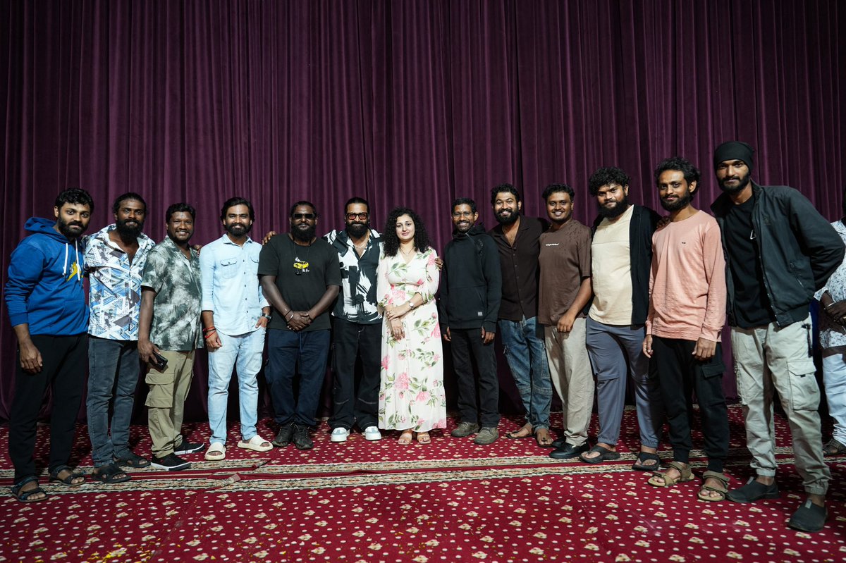 shetty_rishab's tweet image. Much love to my Direction squad! 
Every frame and emotion totally nailed, thanks to you all. From planning complex schedules, going through long shoots and unpredictable weather, your spirit and teamwork made it all happen. So proud of this journey, thanks for standing strong…