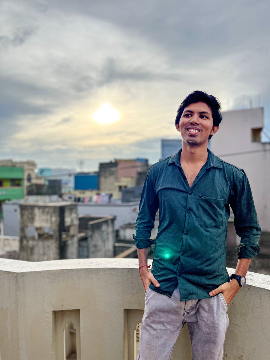 venkatvishanth1's tweet photo. Golden hour. Real laughs. Timeless bonds. 🌅
#GoodVibesOnly #WeekendMood #GoldenHour #Diwali2025 https://t.co/07SnQco8ra