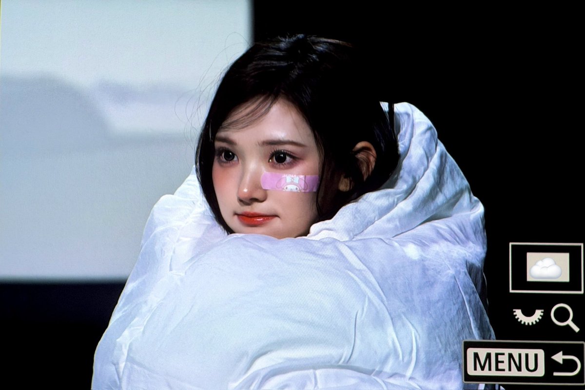 cloud__jw's tweet image. 251029 인간만두랑이브이 #Hearts2Hearts #하츠투하츠 #H2H #JIWOO #지우