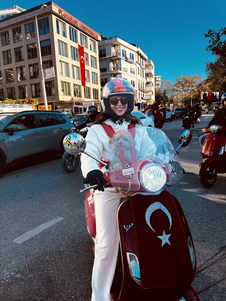 ipekdanerr's tweet photo. Ağlıyorummmmmm!
#29ekim https://t.co/vrjx0nmhvq