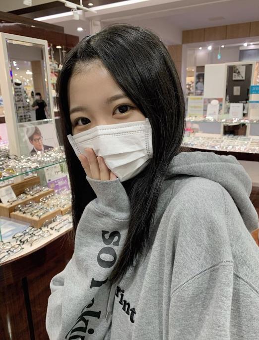 Line_carmo's tweet image. パソコンは狭いです 🐬