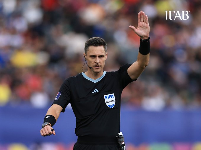 GradaBpro's tweet image. La IFAB, organismo responsable de las reglas del fútbol, debatirá el 26 de enero los siguientes cambios de normativa:

▶️Posibilidad del VAR de intervenir en casos de segunda tarjeta amarilla mostrada por error.

▶️Extender la regla de los 8 segundos a los saques de banda y los…