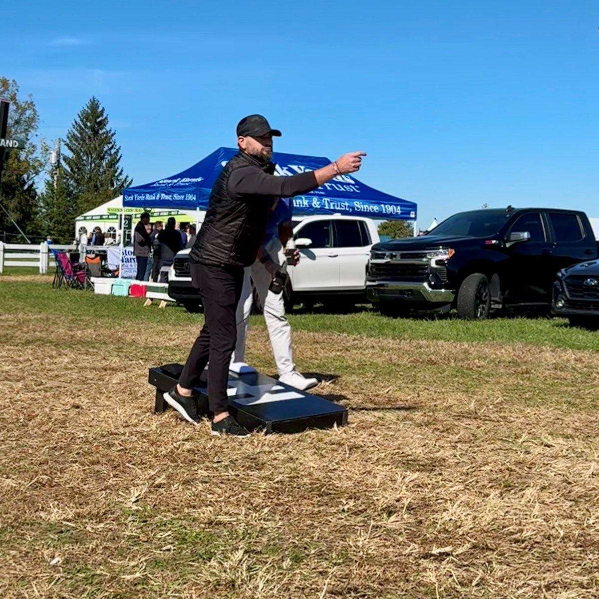 LongshipLex's tweet image. What a perfect way to wrap up the 🍂🏇Fall Keeneland🏇🍂 season!

Our team enjoyed a great afternoon at a Keeneland tailgate last Friday connecting with friends, clients, and celebrating new partnerships!

#longship #lifeatlongship #jointheship #keeneland #tailgate