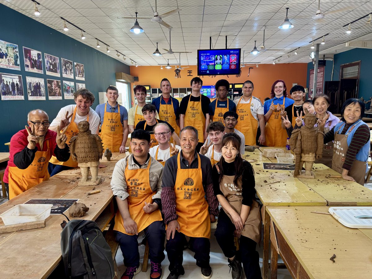 After lunch, the competitors’ hats were on as two teams went head to head creating their own warrior at a DIY workshop 🏺⚒️ It was too close for us to call, so the owner had to decide the winner! 👀 🇨🇳 <a href="/StCuthbertsMFL/">MFL at St Cuthbert's High School</a> #StCuthbertsFormingGreatMen