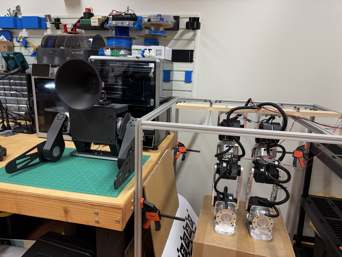 theriddhigupta's tweet image. space humanoid robot out soon 🚀