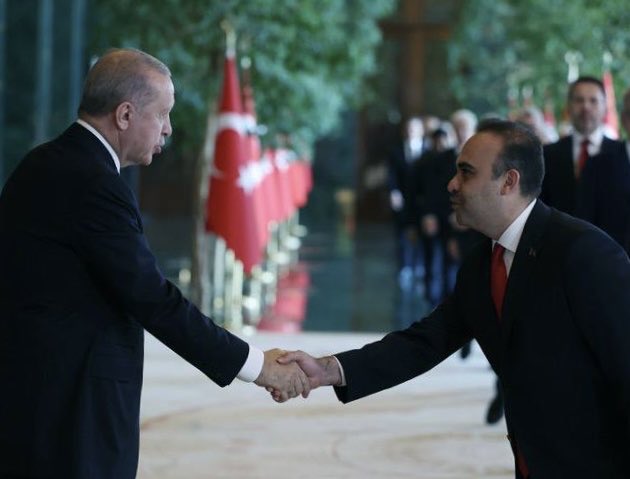 🇹🇷 #29Ekim Cumhuriyet Bayramımızın gurur ve coşkusunu yaşıyoruz.

Cumhuriyetimizin 102. kuruluş yıl dönümünde, Cumhurbaşkanımız Sayın <a href="/RTErdogan/">Recep Tayyip Erdoğan</a>’ın başkanlığındaki devlet erkânıyla birlikte Anıtkabir’i ziyaret ettik.

Ardından, Cumhurbaşkanlığı Külliyesi’nde Sayın