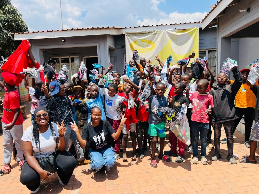 MilanN0196191v's tweet photo. No child left unclothed a group of young man and women who took it upon themselves to bring a change in the community by doing the Lords work were doing what they good at providing the boys with necessities.
#makingadiffence
#charitywork
#nochildleftunclothed #abetterworld https://t.co/zKaEoRTLiP
