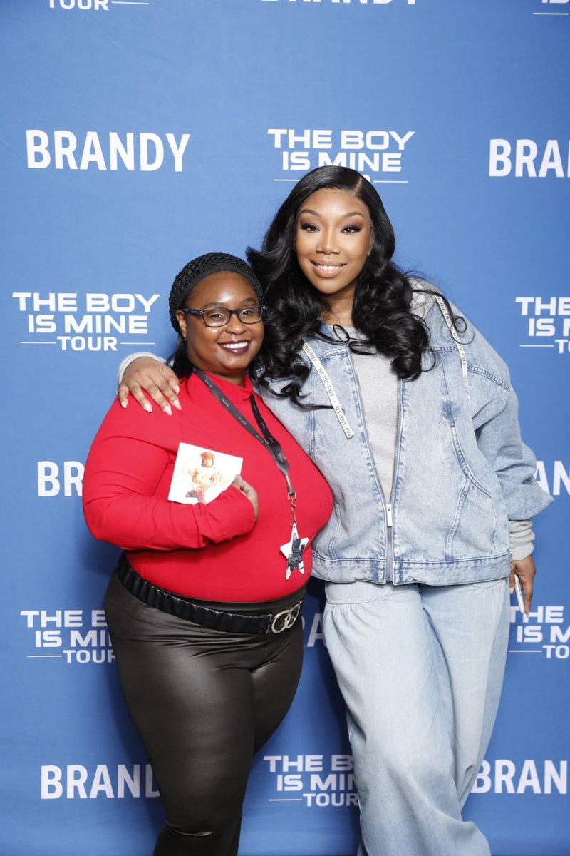 KillaKey08's tweet image. I still can't believe Brandy touched my cheek during our meet and greet. I've been practicing for months about how I was gonna act when I met her...I was normal, but I did cry in the audience. Her voice always makes me cry when she sings live, but again BRANDY TOUCHED MY CHEEK