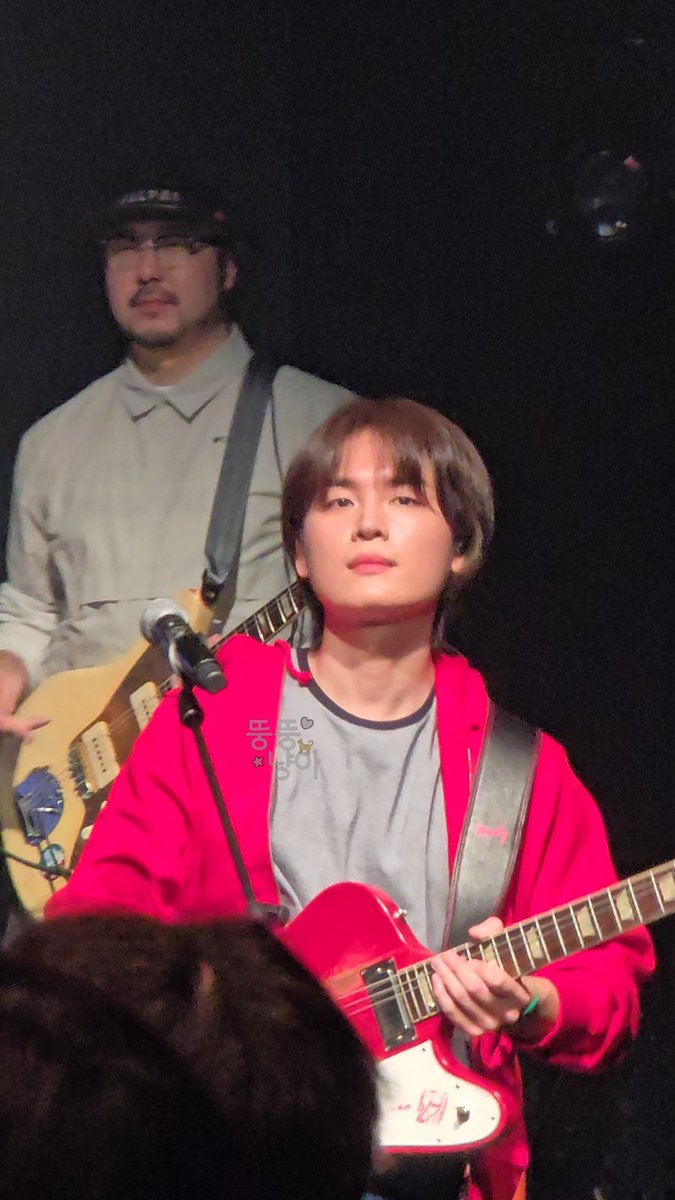 guys..... 😭😭😭 오랜만이다